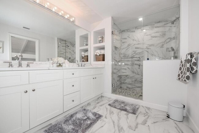 Building Photo - 1605 S US HIGHWAY 1