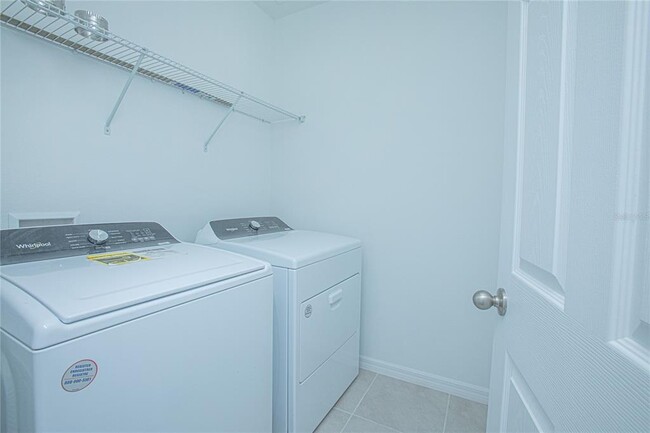 Building Photo - 2930 Sunstar Dr