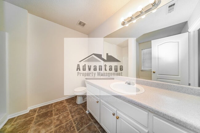 Building Photo - 1860 Neighborhood Walk