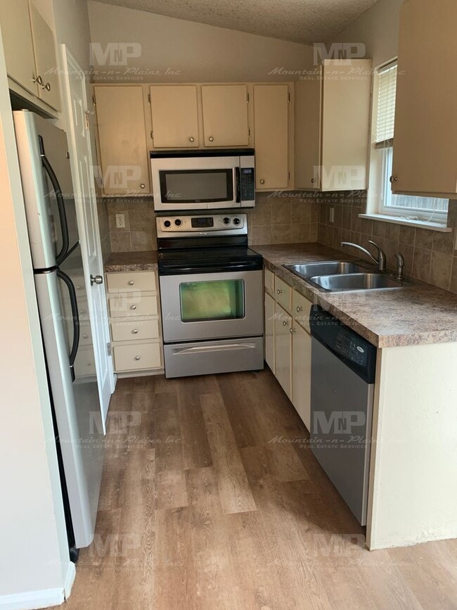 Building Photo - 1518 Glen Haven Dr