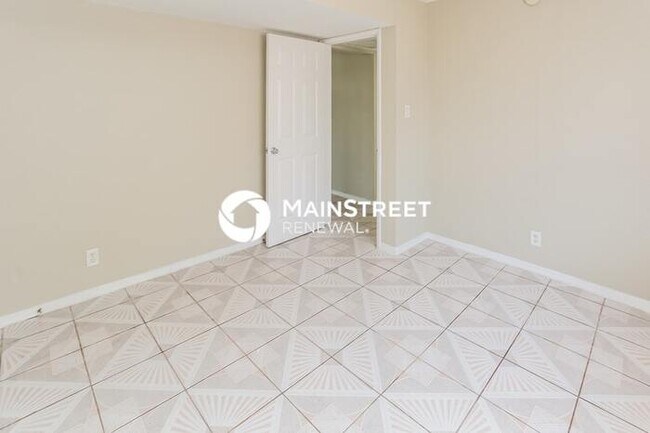 Building Photo - 3 Bedroom Pet-Friendly Home in Phoenix, AZ with Main Street Renewal