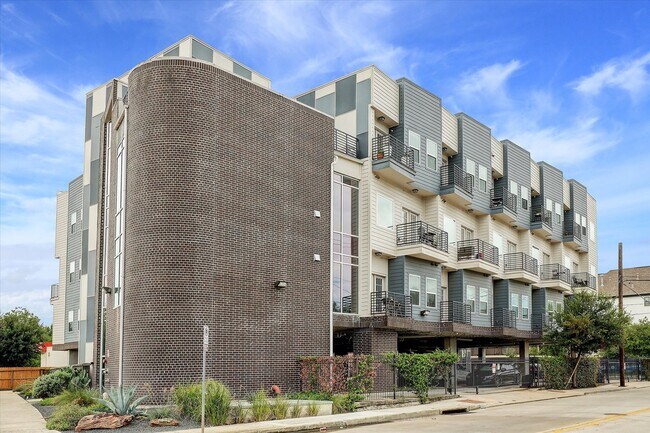 Building Photo - 1011 Studemont St