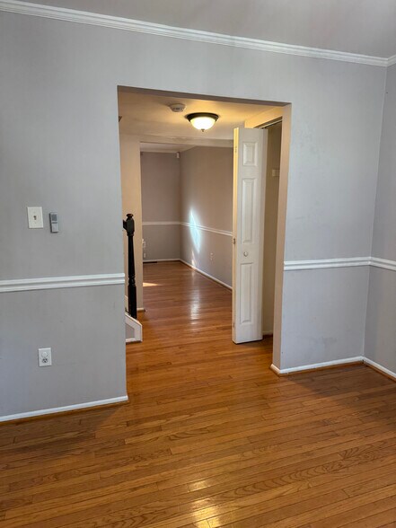 Building Photo - 7028 Palamar Turn