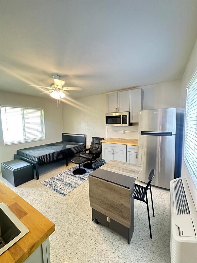 Building Photo - 1712 Fletcher St