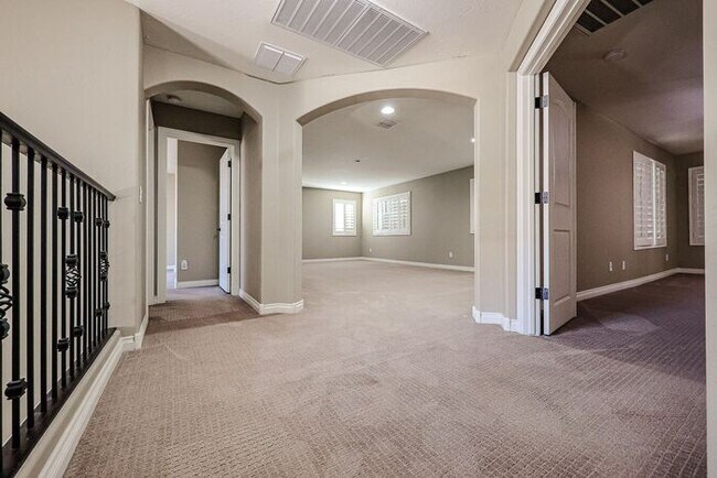 Building Photo - COMING SOON! Great Location!Stunning 6-bedroom Plus 7, 4.5-bathroom home located in Chandler