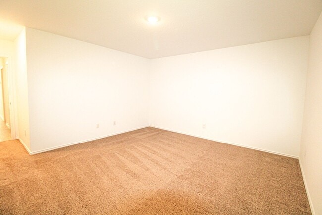 Building Photo - 3642 Millbrook Wy