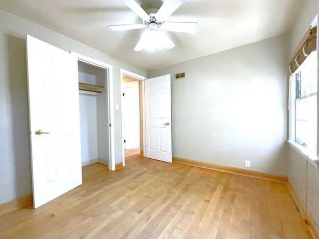 Building Photo - 1104/06 E Glendale Ave