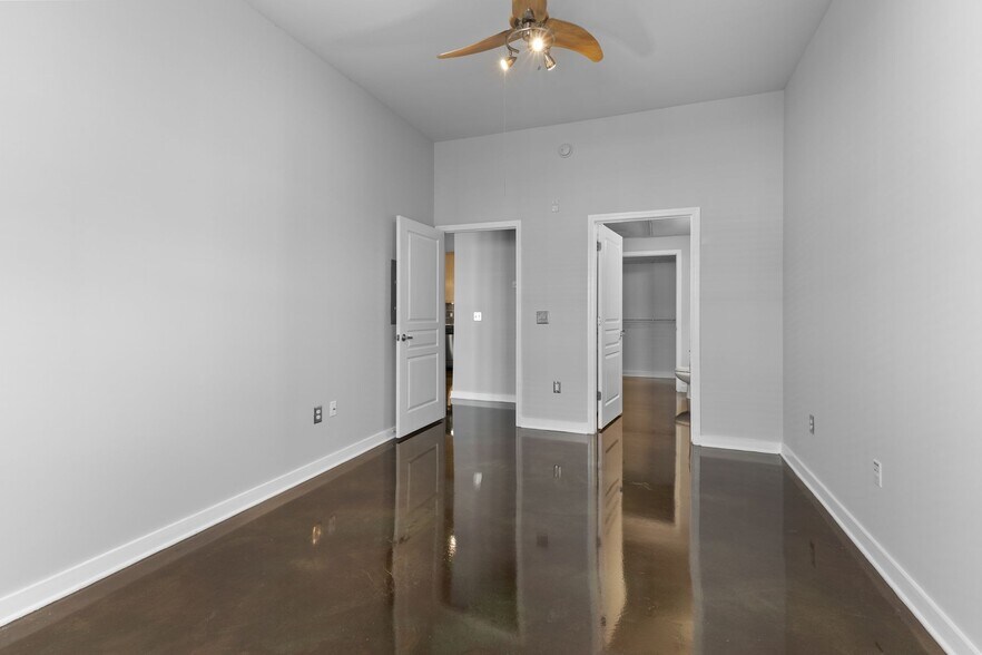 Building Photo - 3000 Vanderbilt Pl