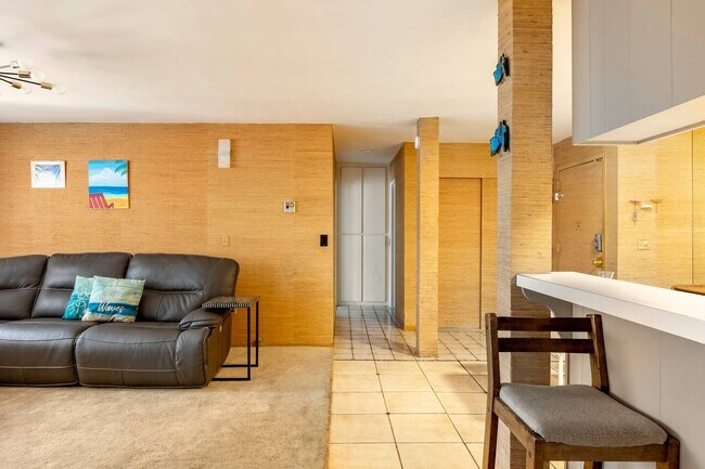 Building Photo - 6780 Friars Rd