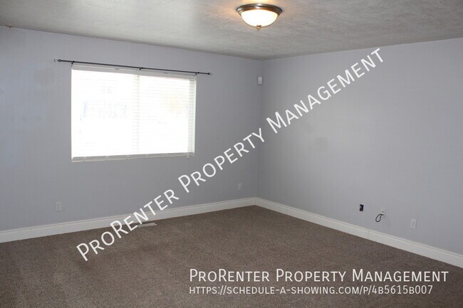 Building Photo - 1398 N 2585 W