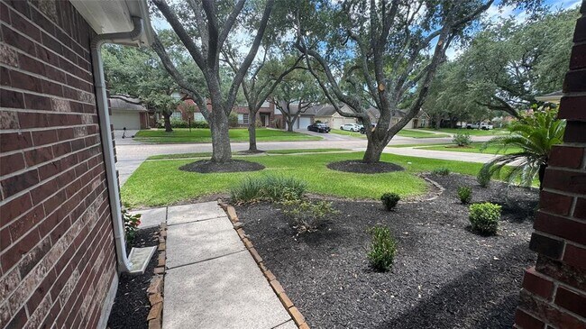 Building Photo - 209 McVoy Dr