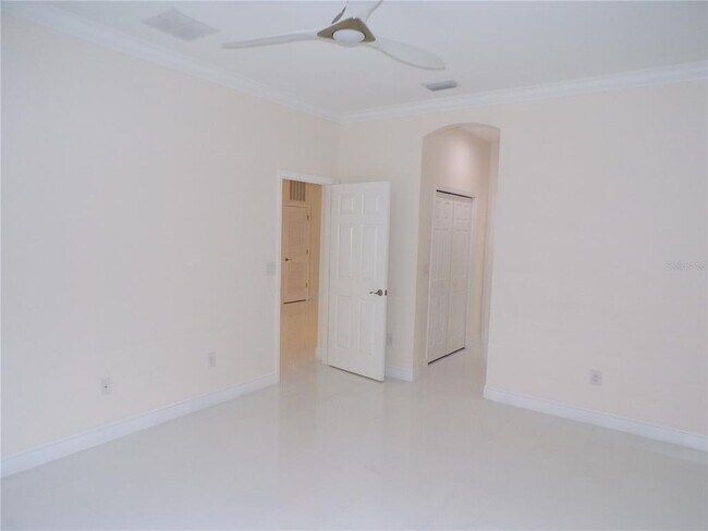 Building Photo - 6200 Falcon Lair Dr