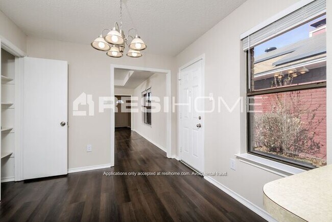 Building Photo - "Welcome Home! Get 1 month FREE RENT when ...