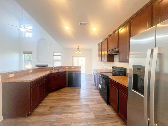 Building Photo - 301 Riverdale Rd