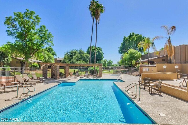 Building Photo - 3825 E Camelback Rd