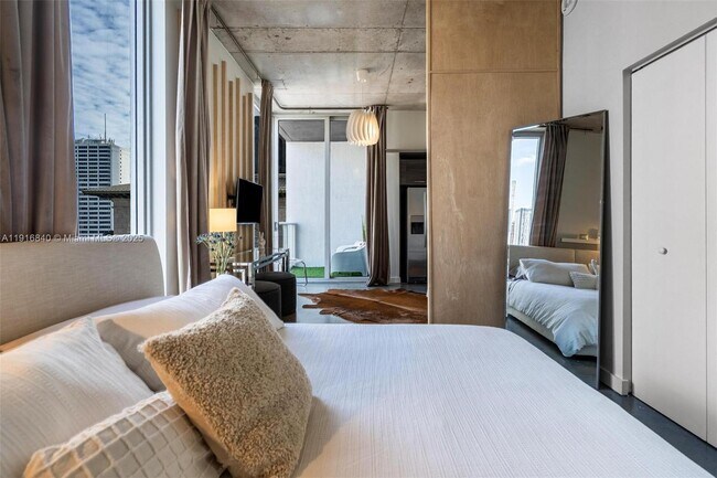 Building Photo - 151 SE 1st St