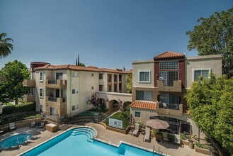 Building Photo - Regency at Encino