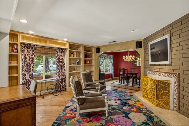 Building Photo - 1746 N Vallejo Way