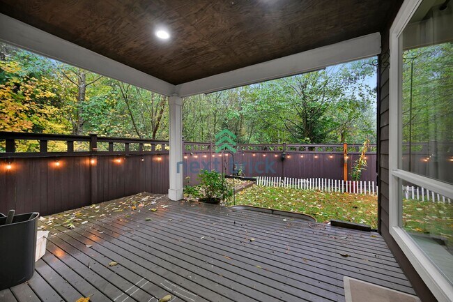 Building Photo - 3 BED & 2.5 BATH SINGLE FAMILY HOUSE FOR RENT