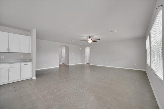 Building Photo - 288 Mendoza St