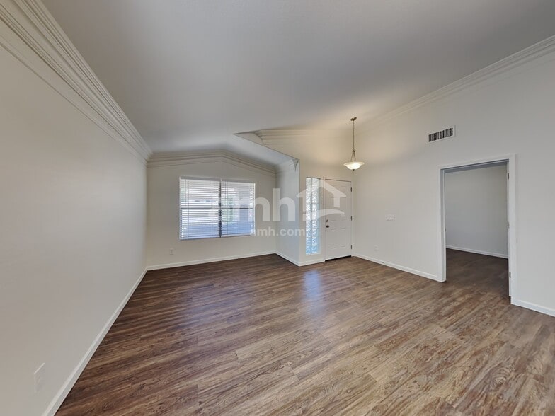 Building Photo - 15331 W Honeysuckle Ln