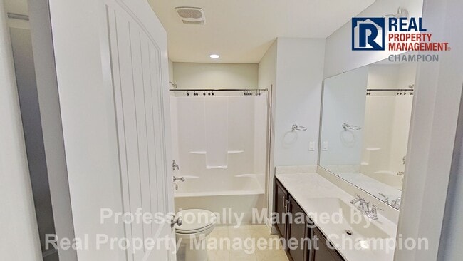 Building Photo - Former Model Home in Popular Grayson Park