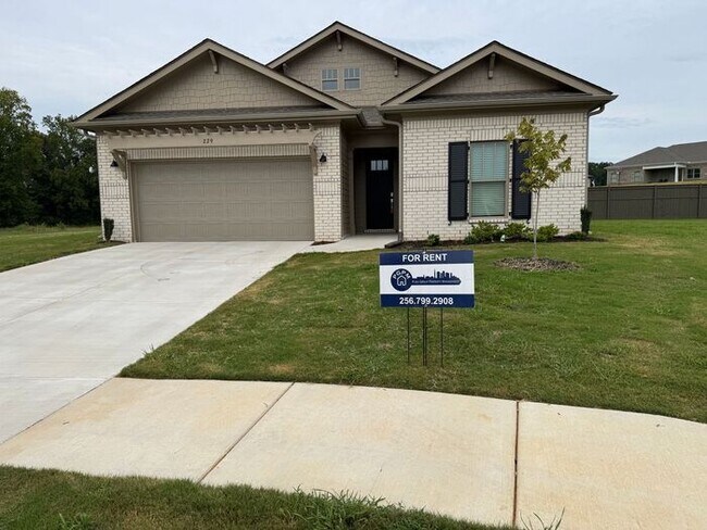Building Photo - MOVE IN SPECIAL for Clift Farm home WITH F...
