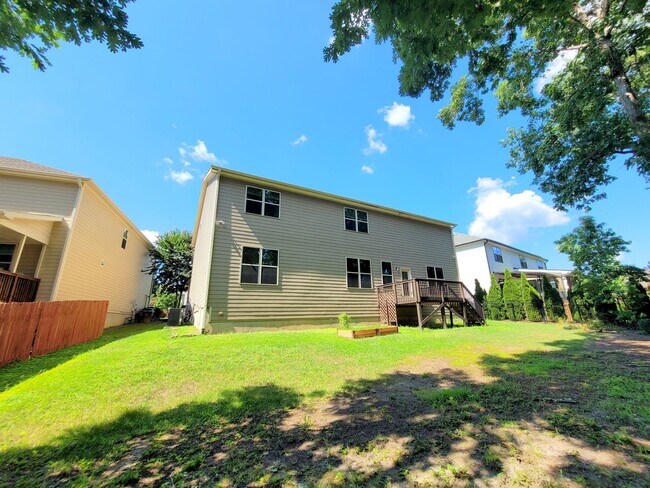 Building Photo - 109 Highland Mist Cir