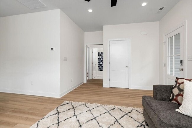 Building Photo - 1025 Frye St