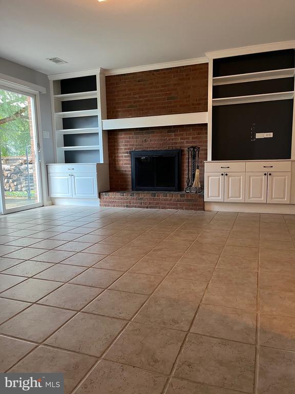 Building Photo - 1104 Milroy Ct