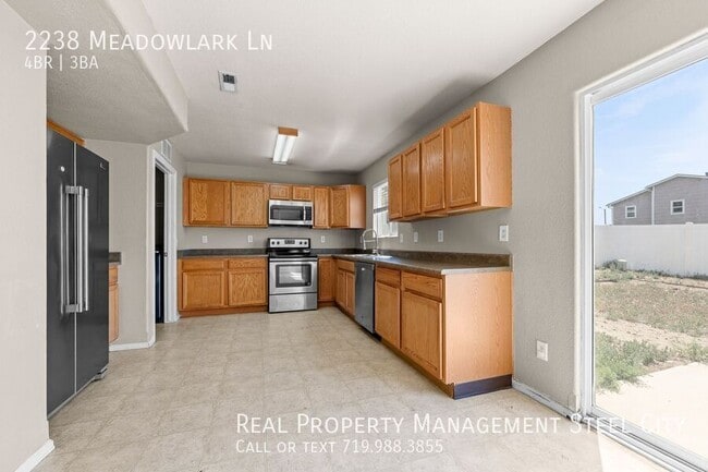 Building Photo - 2238 Meadowlark Ln