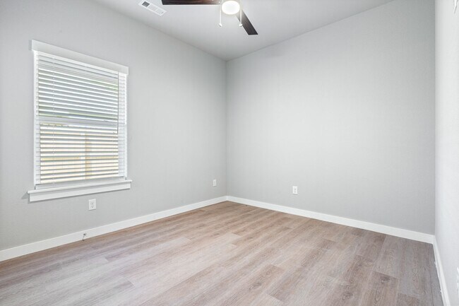 Building Photo - 259 N Wild Goose Ave