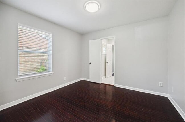 Building Photo - 5209 De Milo Dr