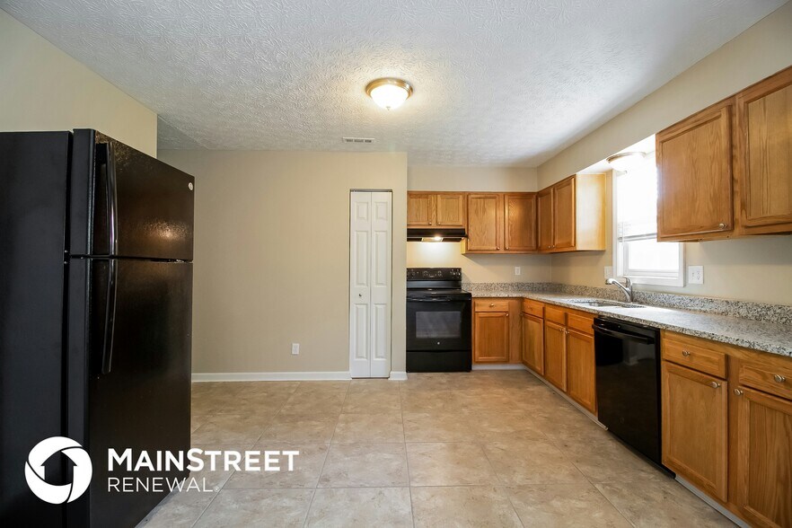 Building Photo - 2495 Willow View Ct