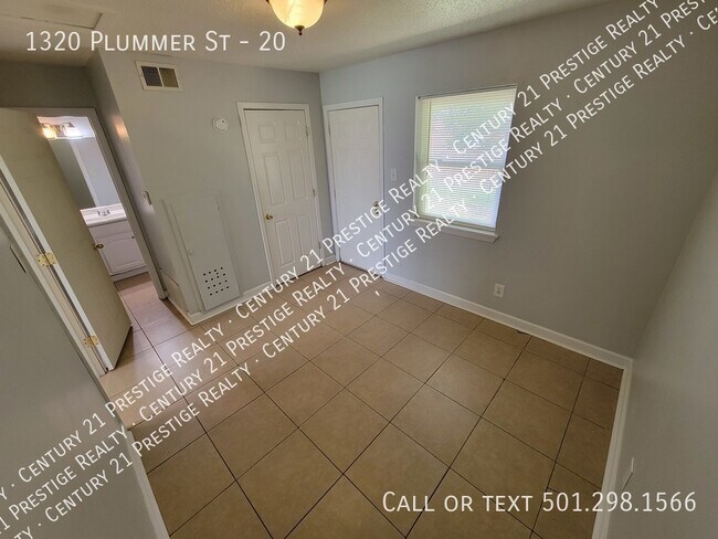 Building Photo - 1320 Plummer Street Apt 20