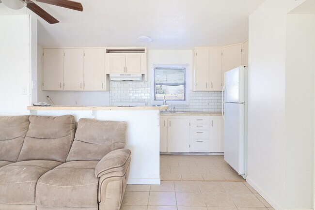 Building Photo - 1807 Doran Dr