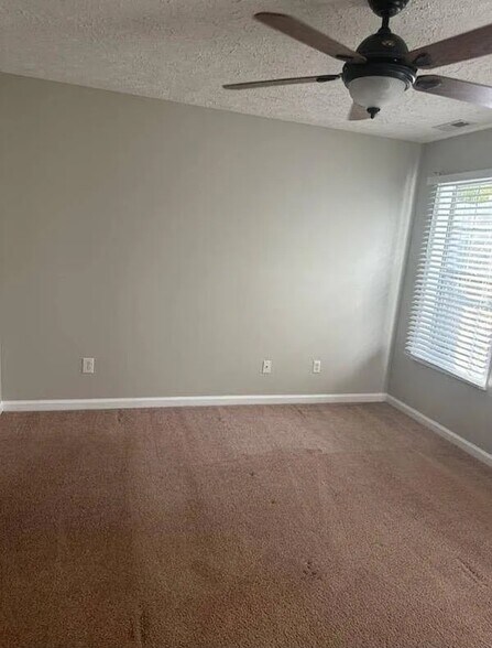 Building Photo - 360 Bubble Creek Ct