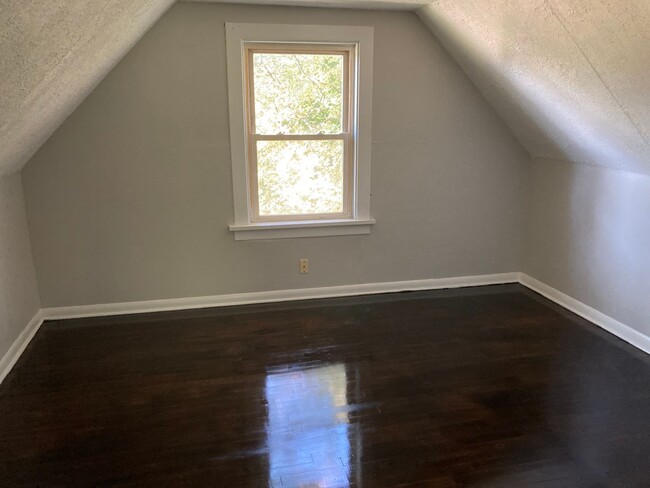 Building Photo - 3 Bed 1 Bath Single Family Home in Rothschild