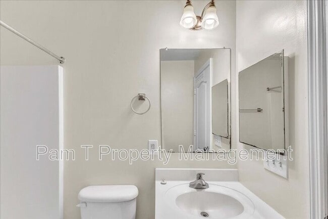 Building Photo - 1304 Dieter St