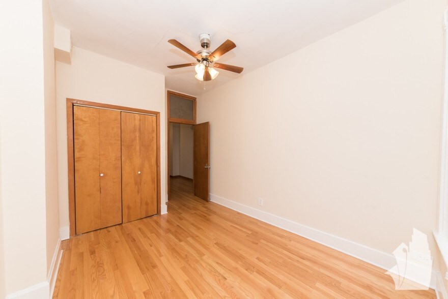 Building Photo - 1208 W Wrightwood Ave