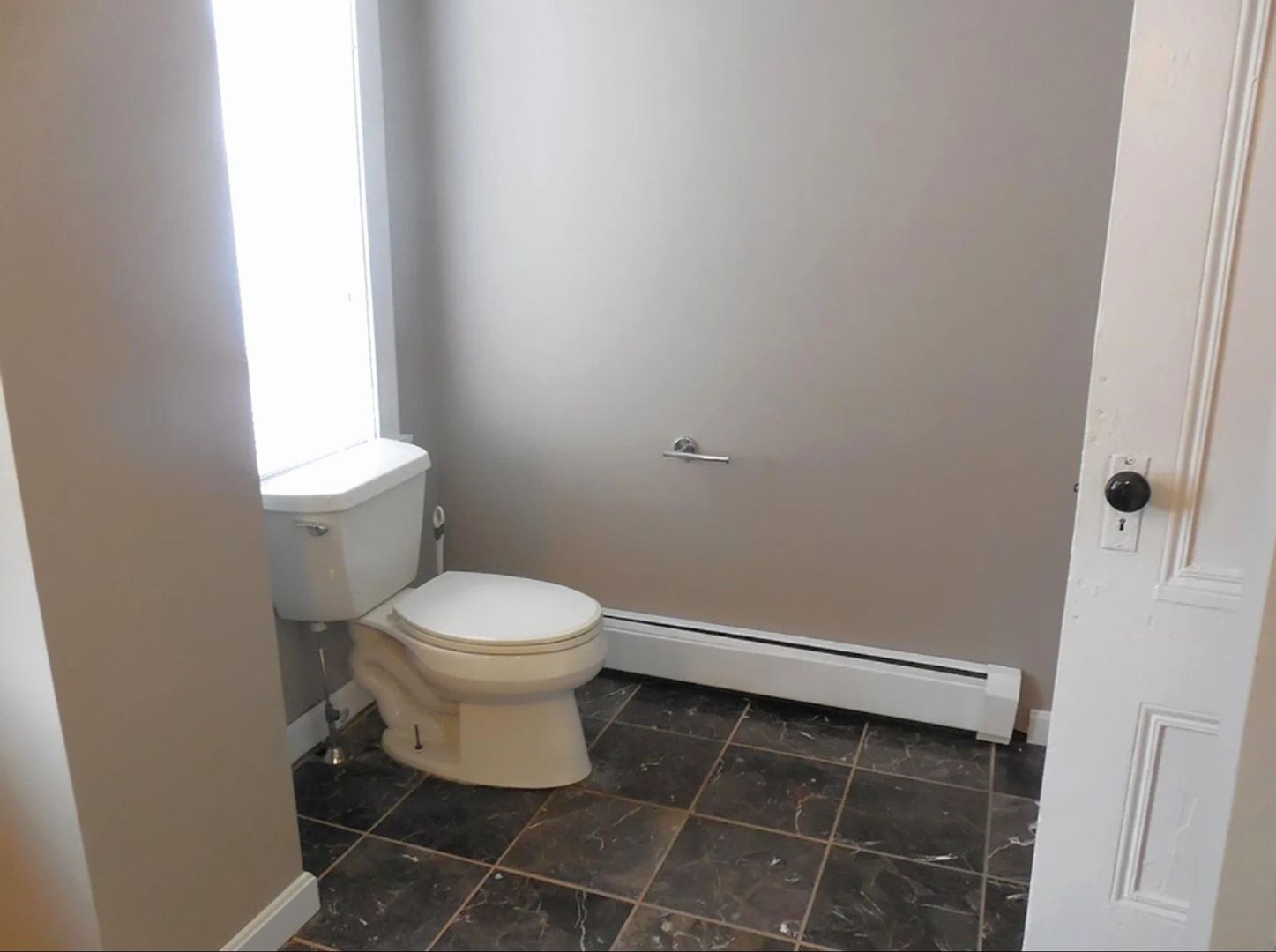 Building Photo - 103 Tell St