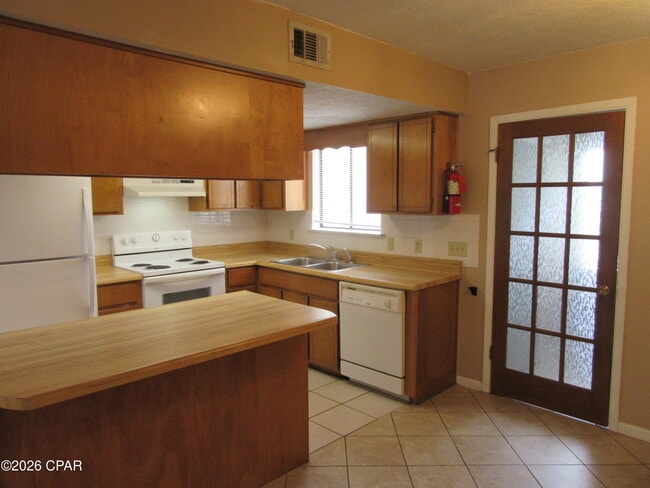 Building Photo - 830 West St