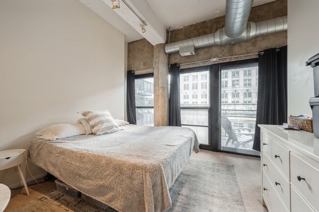 Building Photo - 130 S Canal St