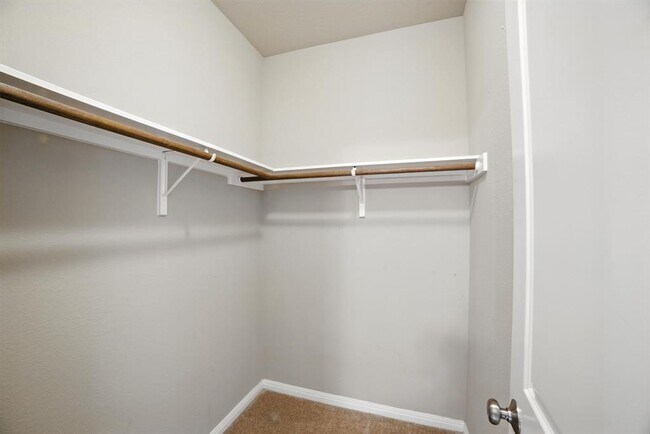 Building Photo - 107 Tylee Cir