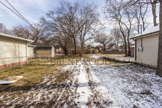 Building Photo - 929 N Tremont St