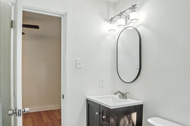 Building Photo - 1364 Lafayette St