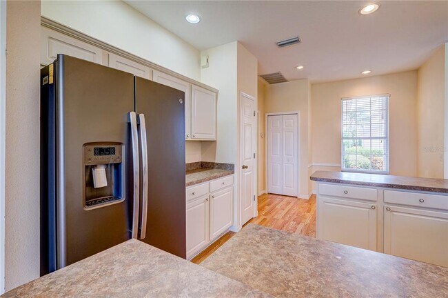 Building Photo - 5621 52nd Ave W