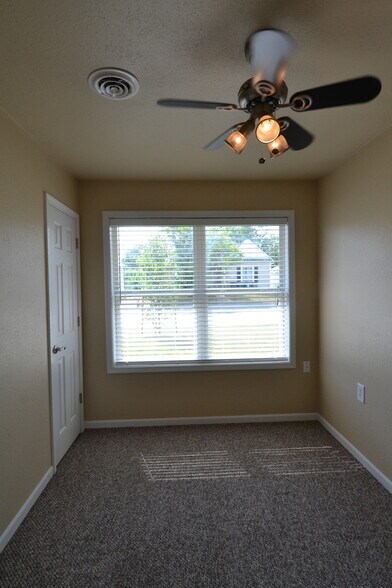 Building Photo - 1203 S Osteopathy Ave