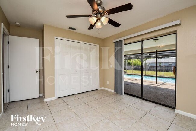 Building Photo - 4141 SW 6th Pl