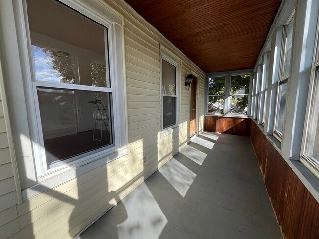 Building Photo - 11 Union St